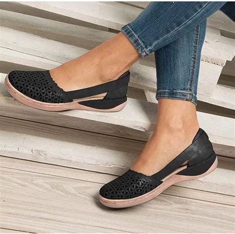 comfortable closed toe summer shoes.